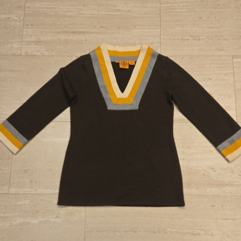 Tory Burch Classic Vintage Brown VNeck 3/4 Length Sleeve Sweater
